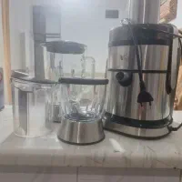 یک دستگاه آبمیوه گیری