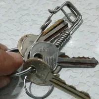 تعدادی کلید و دسته کلید پیدا شده