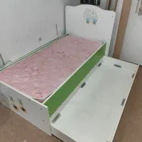 سرویس خواب کودک شامل تخت با تشک، و سه کمد جادار|تخت و صندلی بچه|سنندج, |دیوار