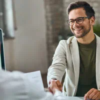 کارشناس فروش ابزارآلات (ویزیتور)