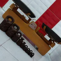 ترازوی ۲۰ کیلویی سنگی قدیمی و تعدادی وزنه