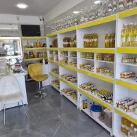 کارمند فروش خانم