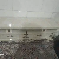 یک عدد میز تلویزیون ام دی اف به فروش می‌رسد