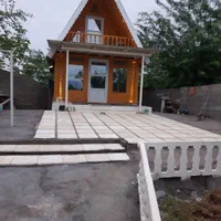 کلبه سوییسی ۶۰ متری در ارتفاع جنگلی با ویو ابدی