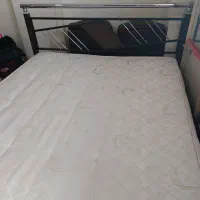 تخت خواب دونفره به همراه تشک|تخت و سرویس خواب|شاهینشهر, خانه کارگر|دیوار