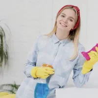 به یک نفر جهت کار و امور منزل نیازمندیم