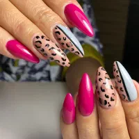 تخفیف کاشت ناخن