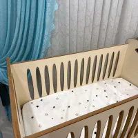 تخت کنار مادر گهواره شو