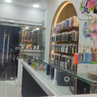 واگذاری ویترین و دستگاه تعمیراتی موبایل|فروشگاه و مغازه|آشخانه, |دیوار