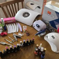 ارایشی،ناخن کاری