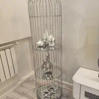 کنار سالنی قفس با دکوری