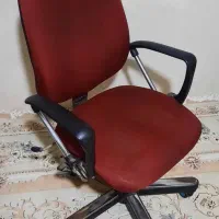 صندلی کاری تمیز و سالم