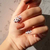 نیازمند میز ناخن