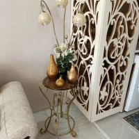 چراغ خواب کنار سالنی