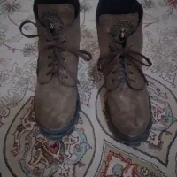 نیم بوت سالم سایز39معاوضه میکنم با پوتین