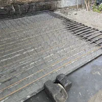 نیروی کار ساده در کارگاه تیرچه