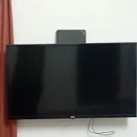 یک تلوزیون ۳۲ اینچ SAM در حد نو
