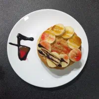 خانم منظم و کاری برای کار در کافه صبحانه