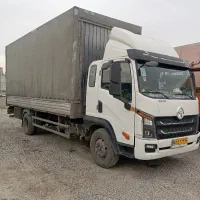 راننده با ماشین آماده همکاری