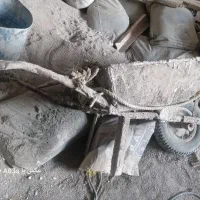 یک فرغون کار کرده یک عدد درب چوبی ۸۷*۲|مصالح و تجهیزات ساختمان|خرمآباد, |دیوار