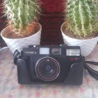 س یک عدد دوربین یاشیکا ژاپن در حد نو