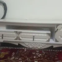 میز تلویزیون نو نو بخاطر خرید ست میفروشم