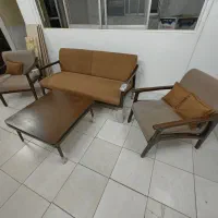 مبل ۵ نفره و میز عسلی