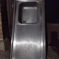 سینک ظرفشویی تمیز در حد نو