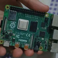 رزبری پای 4 ساخت انگلیس