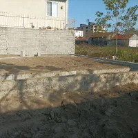 فروش زمین با پی ساختمان آماده.