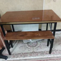 میز ناهارخوری ۴ نفره صنعتی با ۲ نیمکت پایه