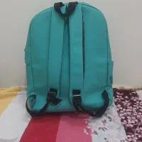 کیف مدرسه شیک|کیف، کفش، کمربند|کاشان, پشت شهربانی|دیوار