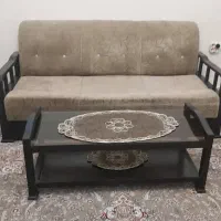 مبل راحتی و میز جلو مبلی
