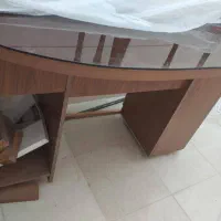 میز تحریر لوبیایی شکل
