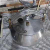 زود پز قدیمی دسته طلایی اصل