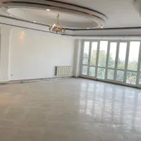 پاسداران / ۱۶۰ متر ۳خواب / نور و نقشه عالی