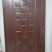 در چوبی سالم و در حد نو