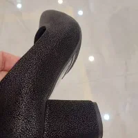 کفش مشکی|کیف، کفش، کمربند|سیاهکل, |دیوار