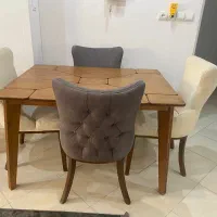 میز نهار خوری در حد نو بسیار شیک