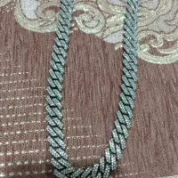 زنجیر نگین دار
