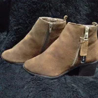 بوت و کفش سایز ۳۶--۳۷-۴۰زنانه