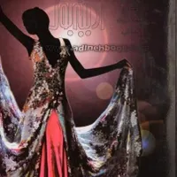 آموزش خیاطی و جواهر دوزی و نقاشی روی لباس