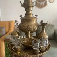 فروش سماور برنجی زغالی بهمراه ۲ شمعدان پایه بلند|صنایع دستی و سایر لوازم تزئینی|تهران, آبشار|دیوار