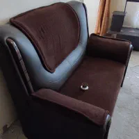 مبل ۷ نفره به همراه میز و سه تا عسلی