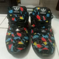 کتونی زدایکس|کیف، کفش، کمربند|اندیشه, اندیشه فاز ۱|دیوار