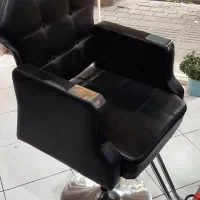 دو عدد صندلی آرایشگاه|آرایشگاه و سالن‌های زیبایی|میاندوآب, |دیوار