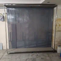 یک عدد قفسه پانچ  و تعدادی پایه قفسه ایستاده