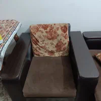 مبل هفت نفره در حد نو  دسته چوبی چوب MDF