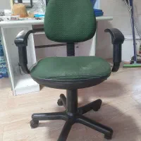 میز و صندلی چرخدار کامپیوتر و تحریر محکم و سنگین|میز تحریر و کامپیوتر|بندر انزلی, چهارفریضه|دیوار