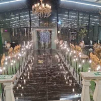 عمارت شیشه ای